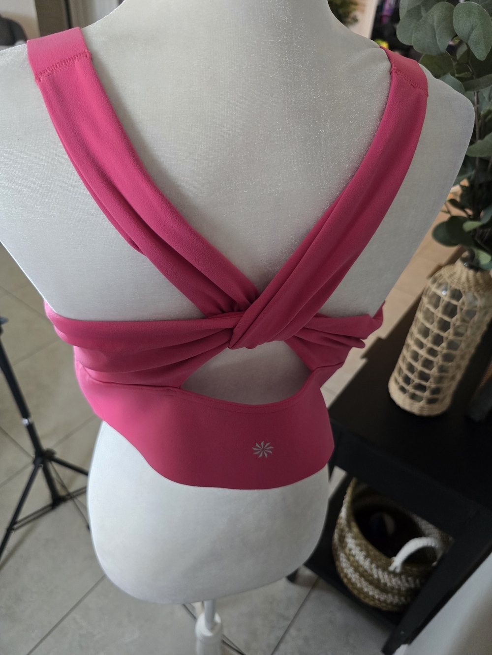 Athleta Women's Warrior Longline Vibrant Pink Bra Criss Cross Strap XL - Picture 6 of 9